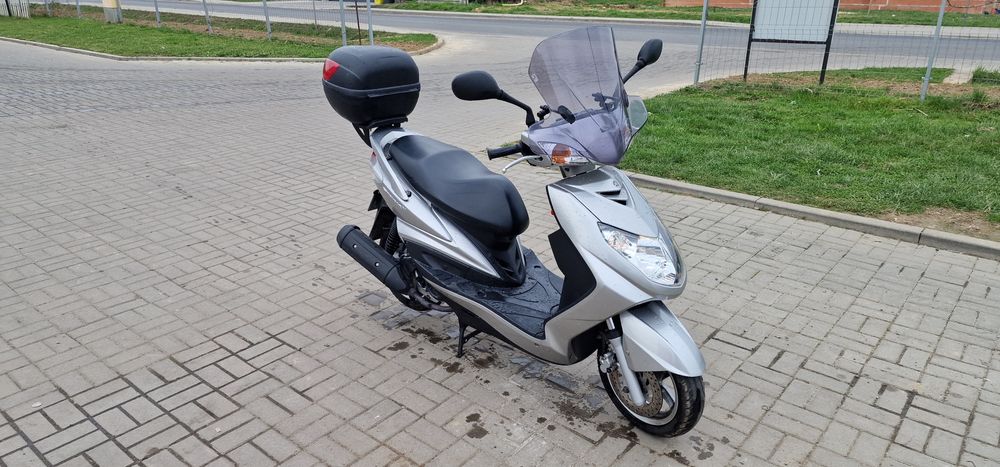 Yamaha Cygnus X 125 + 2 kaski