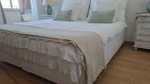 Cama sommier com arrumação