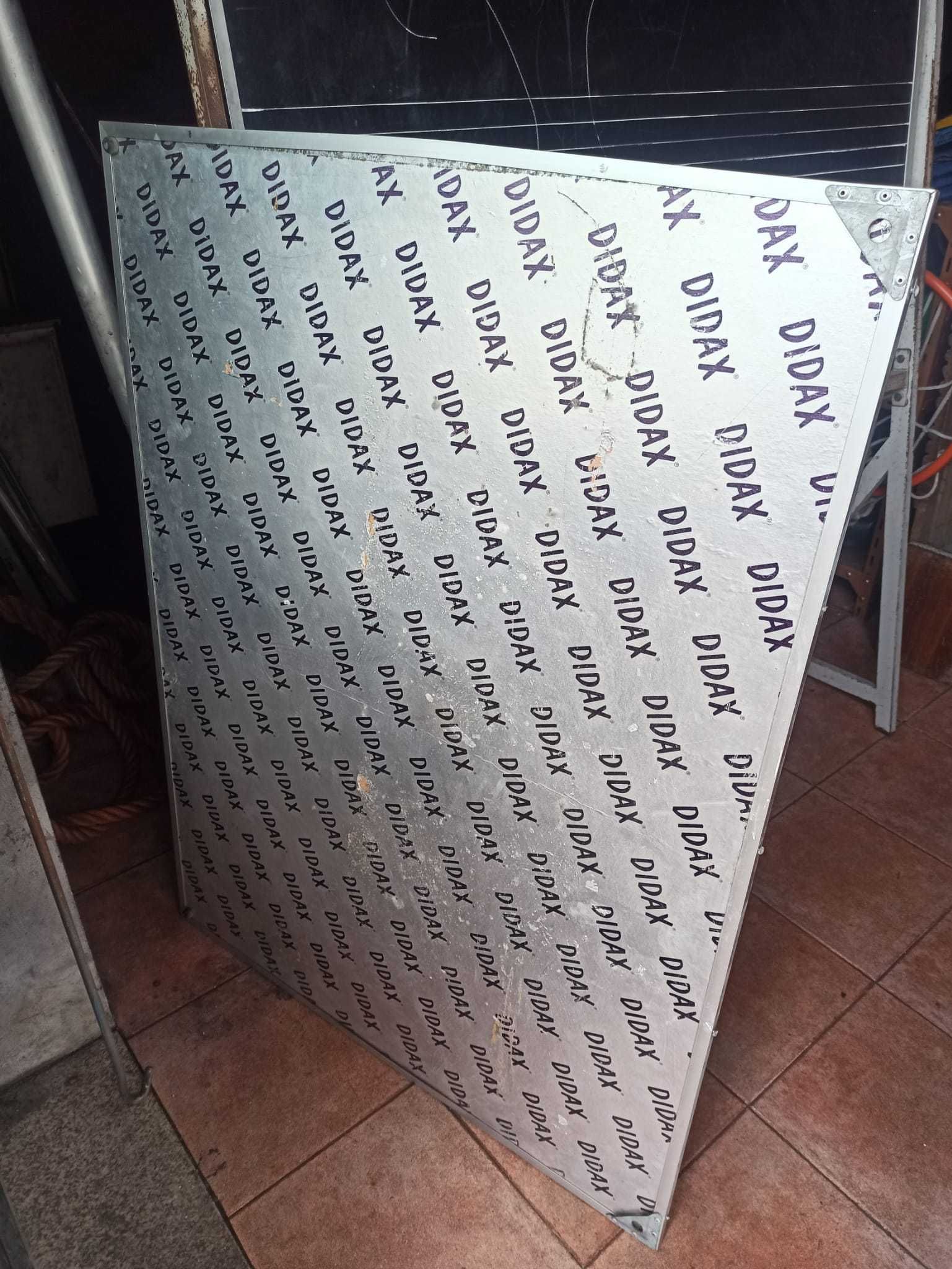 Quadro branco escolar parede
