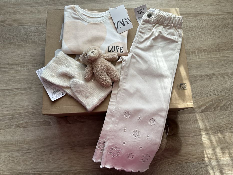 Джинси на дівчику