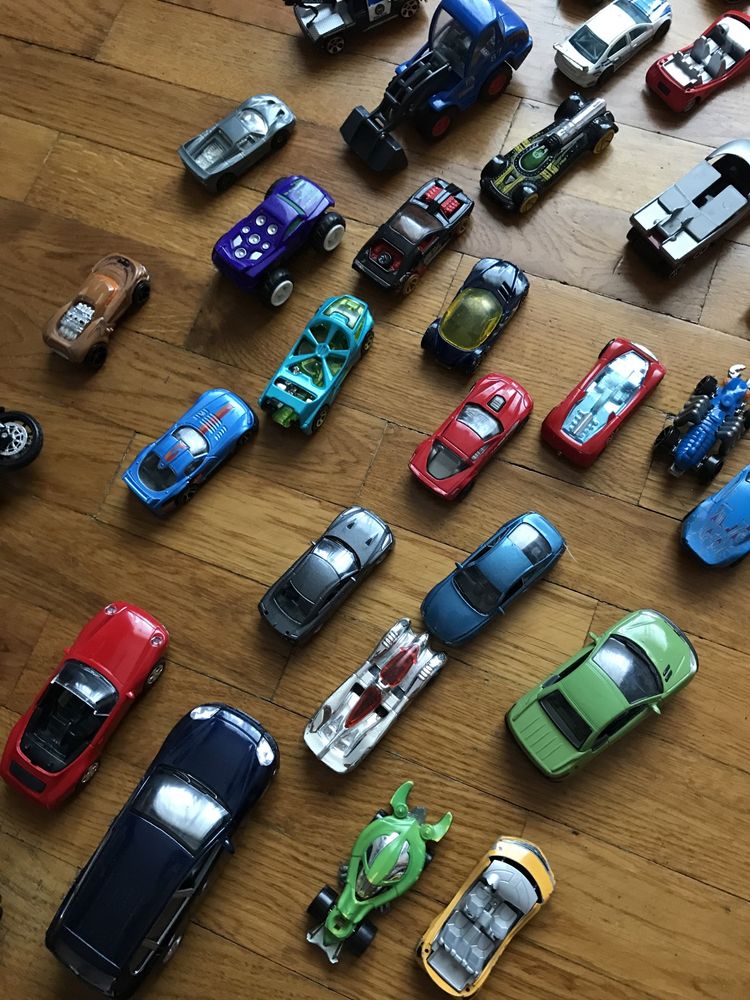Машинки,игрушки для мальчика.