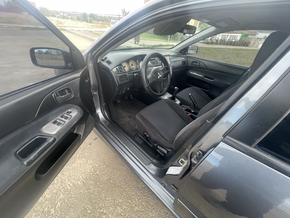 Mitsubishi Lancer 9 гаражне зберігання