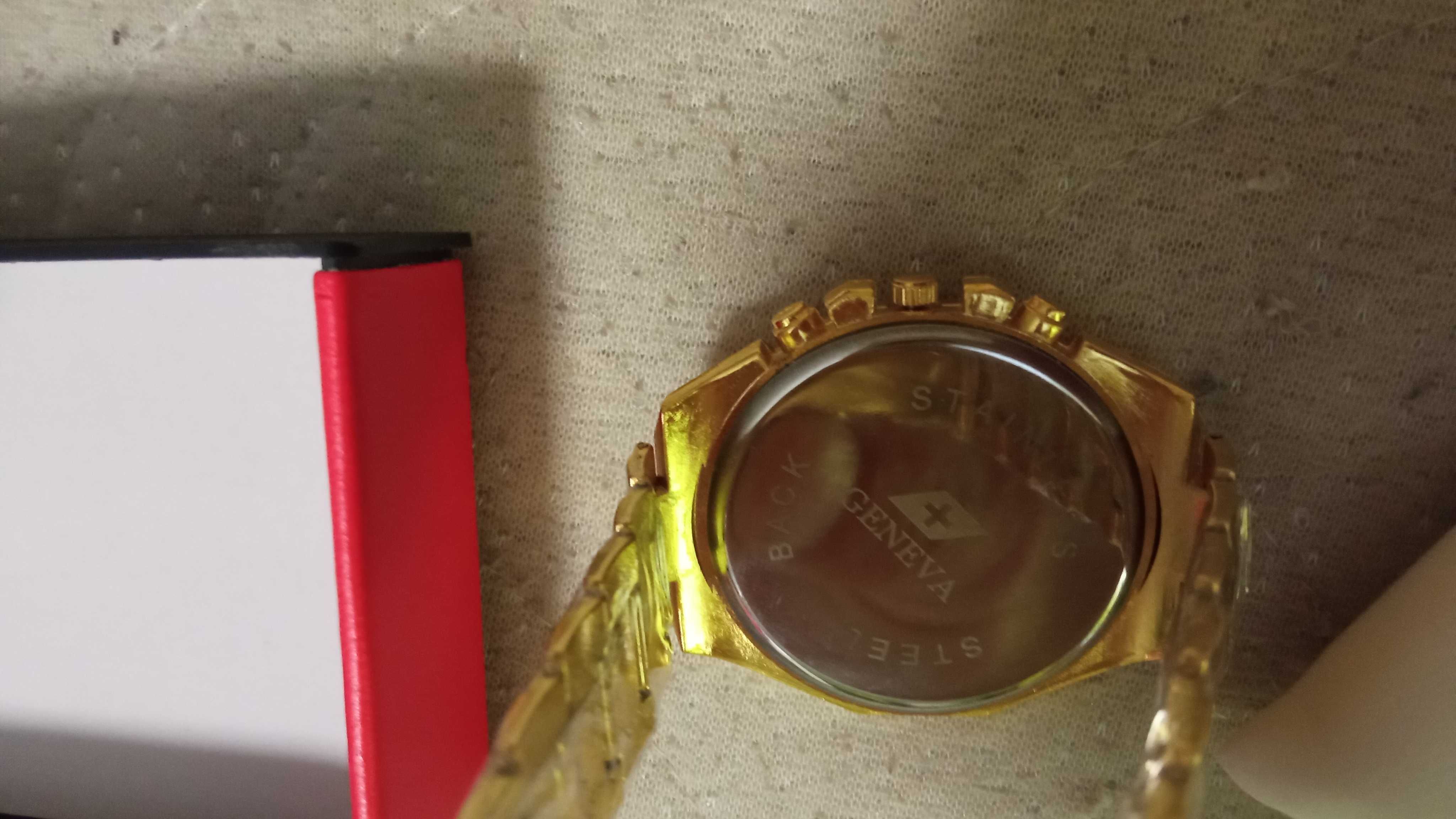 Zegarek męski Geneva w komorze złotym