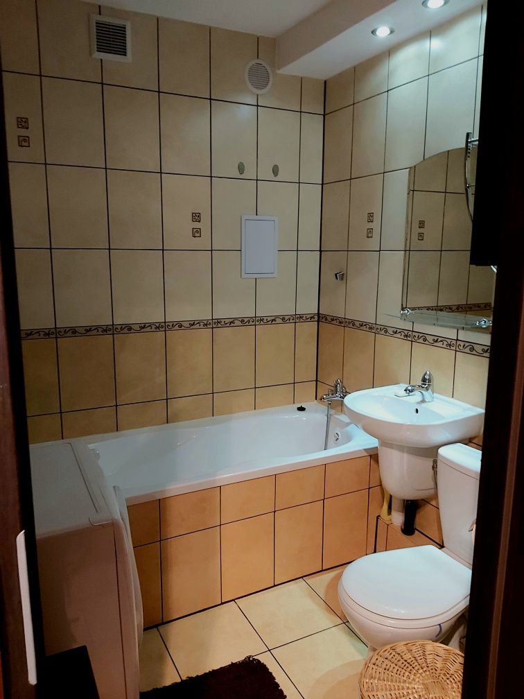 2pokoje, pierwsze piętro,balkon