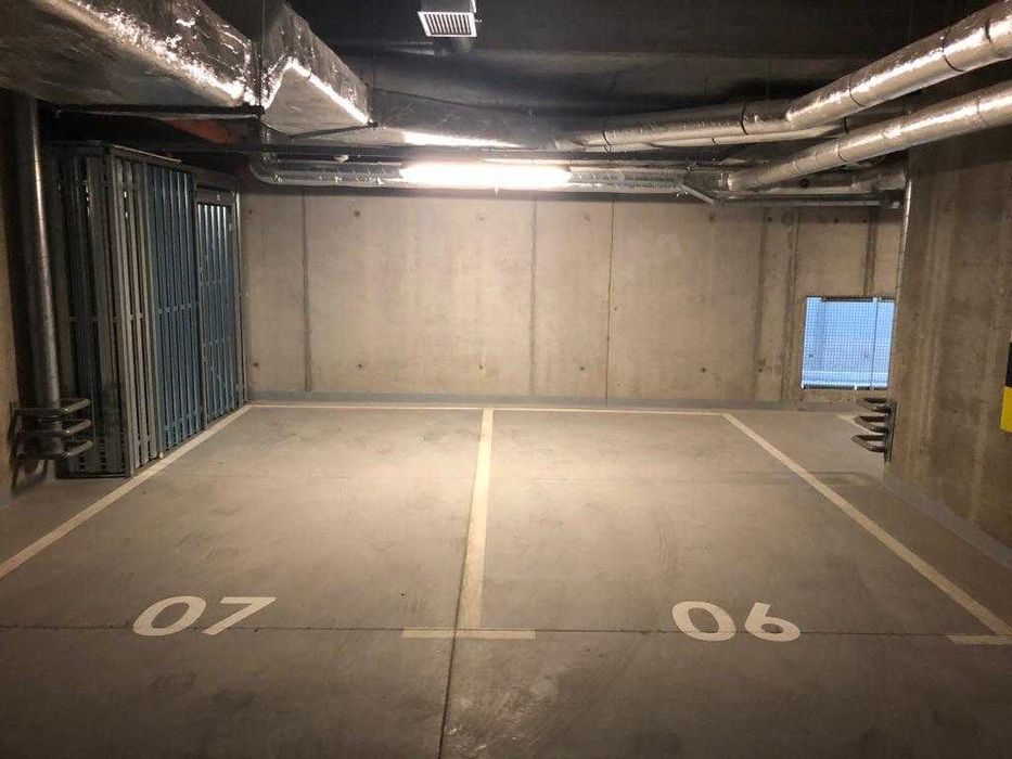 Miejsce postojowe * Dobrego Pasterza 120* Prądnik Czerwony