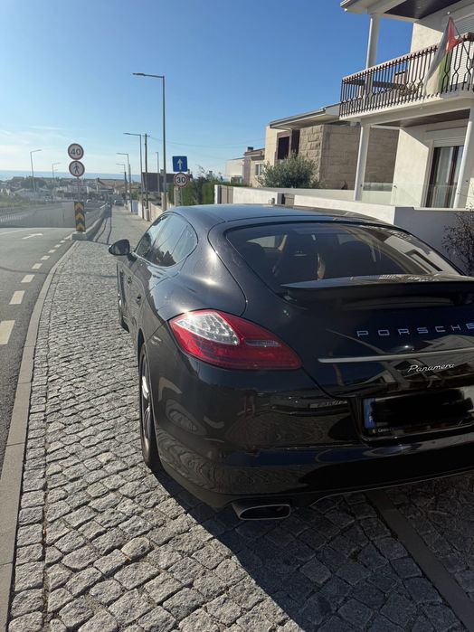 Porche Panamera Platinium Edition