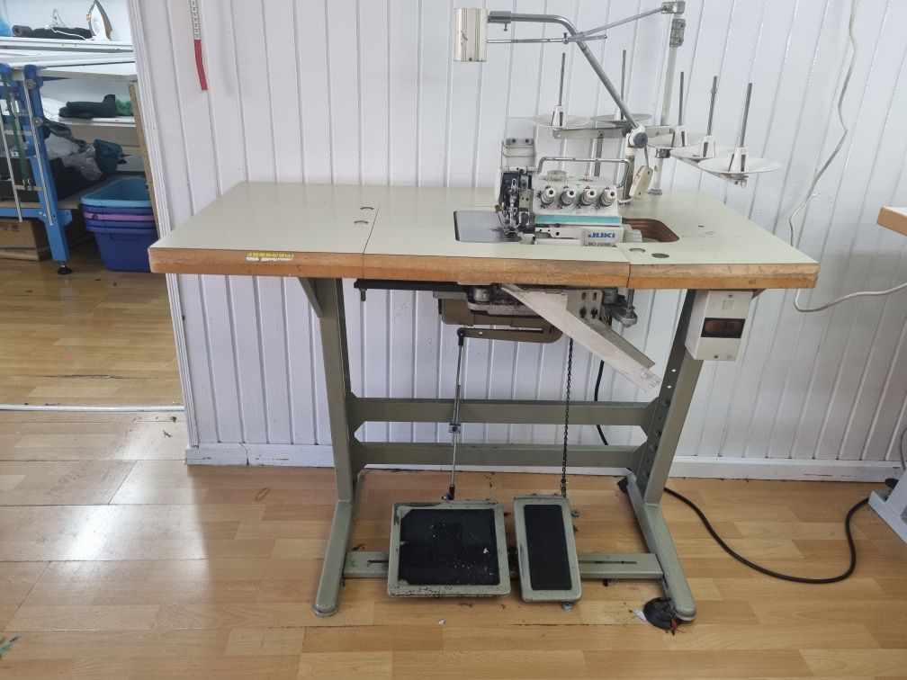 Maszyna do szycia JUKA overlock MO 2416 5 nitkowy