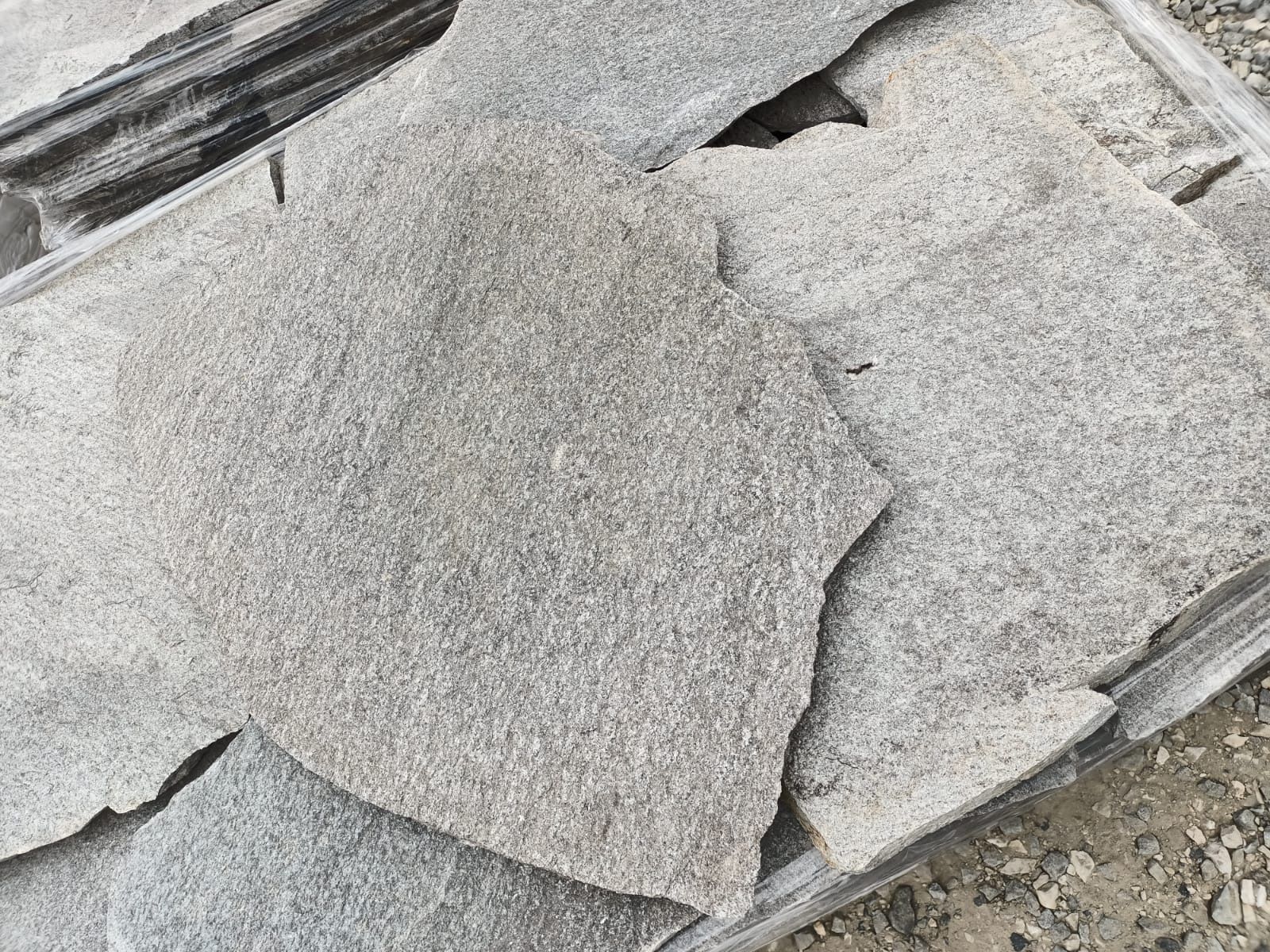 Kamień elewacyjny naturalny gnejs na taras schody gr 1-3 cm z dostawą