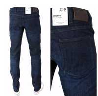 Wrangler Arizona proste jeansy W32 L34
