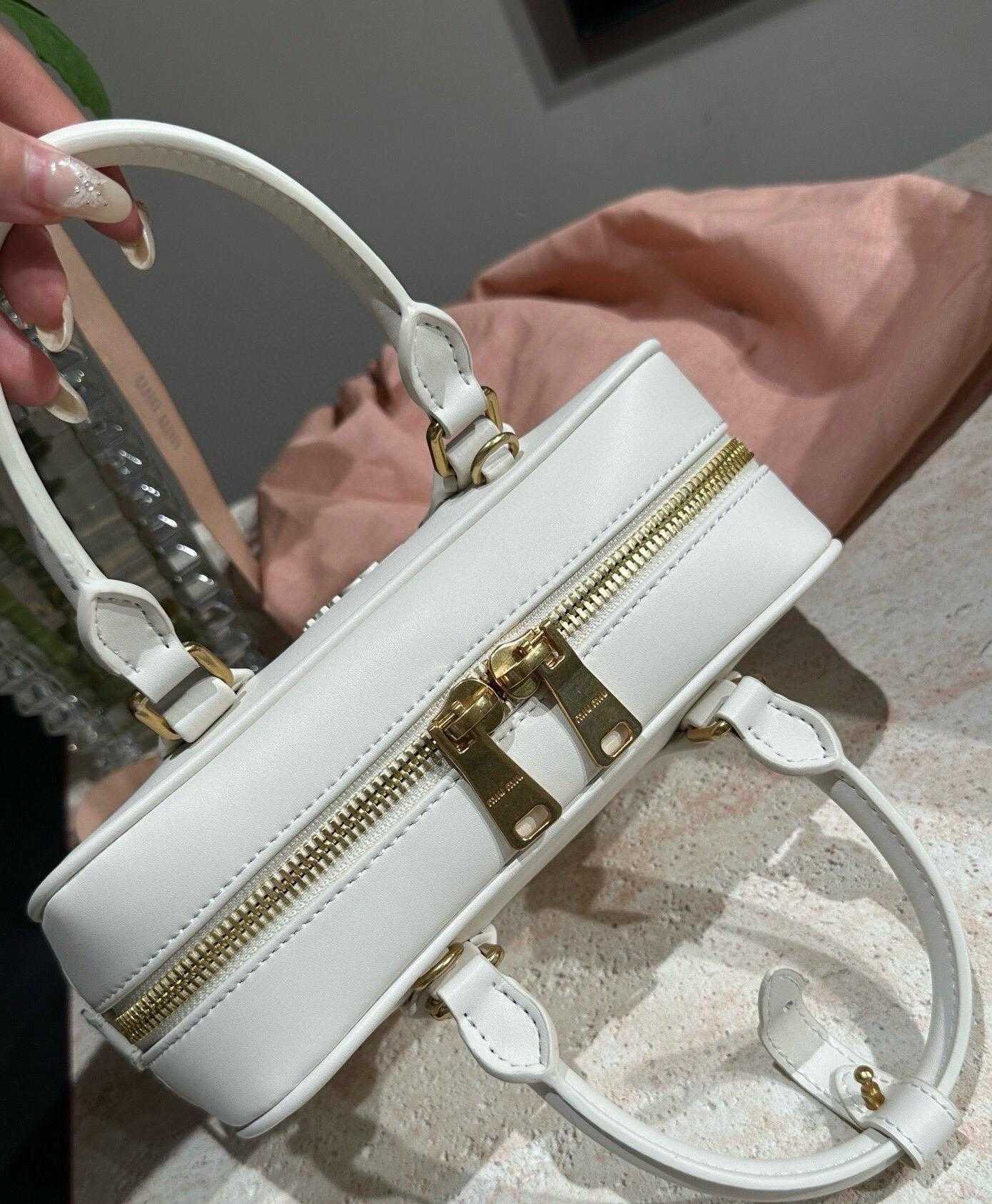 MiuMiu Biała Torebka 2025 - Luksusowy i Elegantny Design