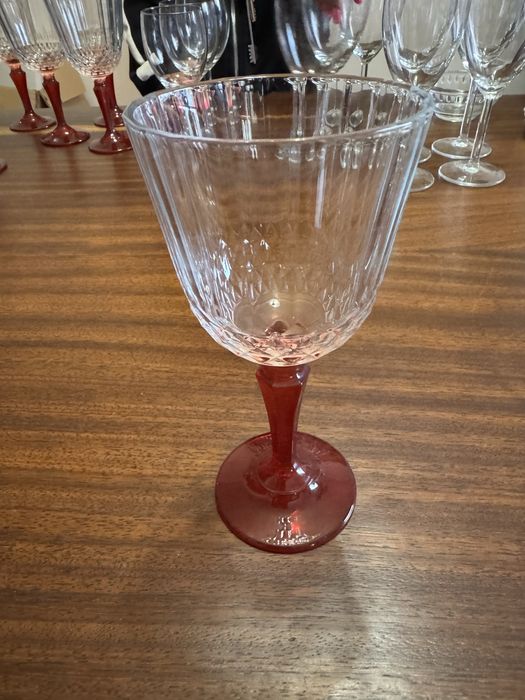 6 Copos de Vinho Pé alto