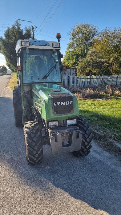 Ciągnik  sadowniczy fendt 209v