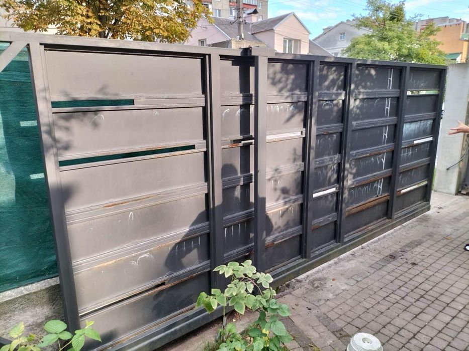 Ворота відкатні - металеві