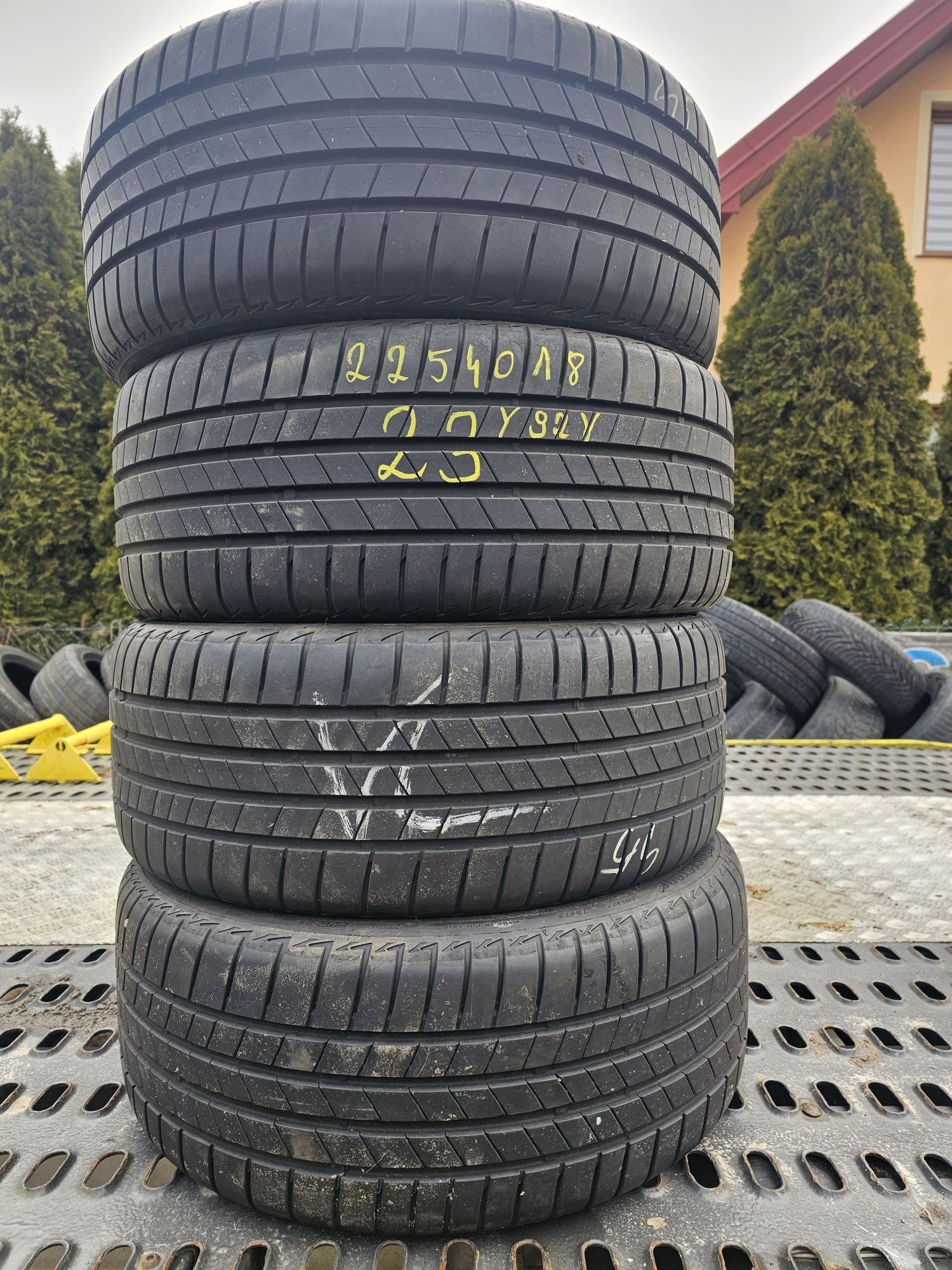Opony Letnie R18 225/40-Bridgestone-7mm-23rok