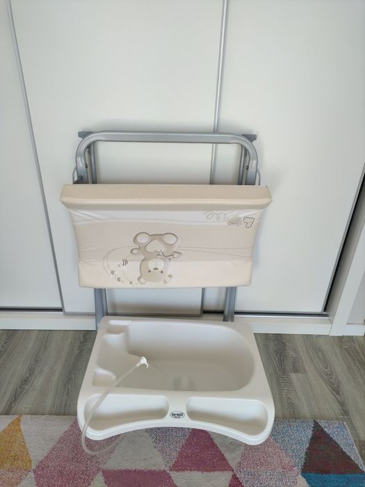 Fraldário com banheira Brevi