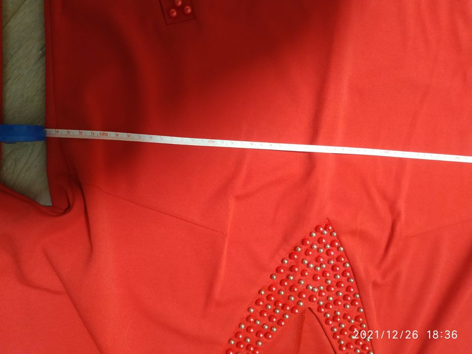 Нарядное платье красное