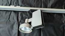 Lampa , na szynie Alu ,