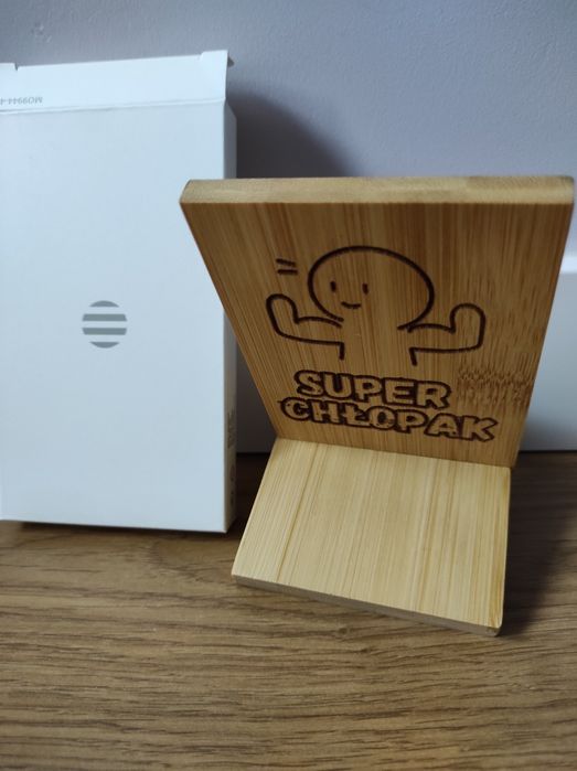 Nowa drewniana podstawka pod telefon stojak na telefon