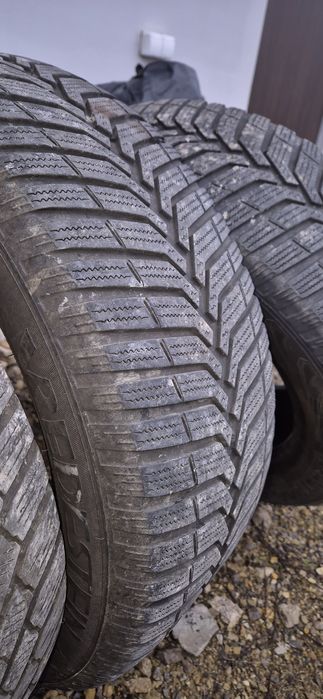 Opony zimowe 205/55R16 continental vredstein
