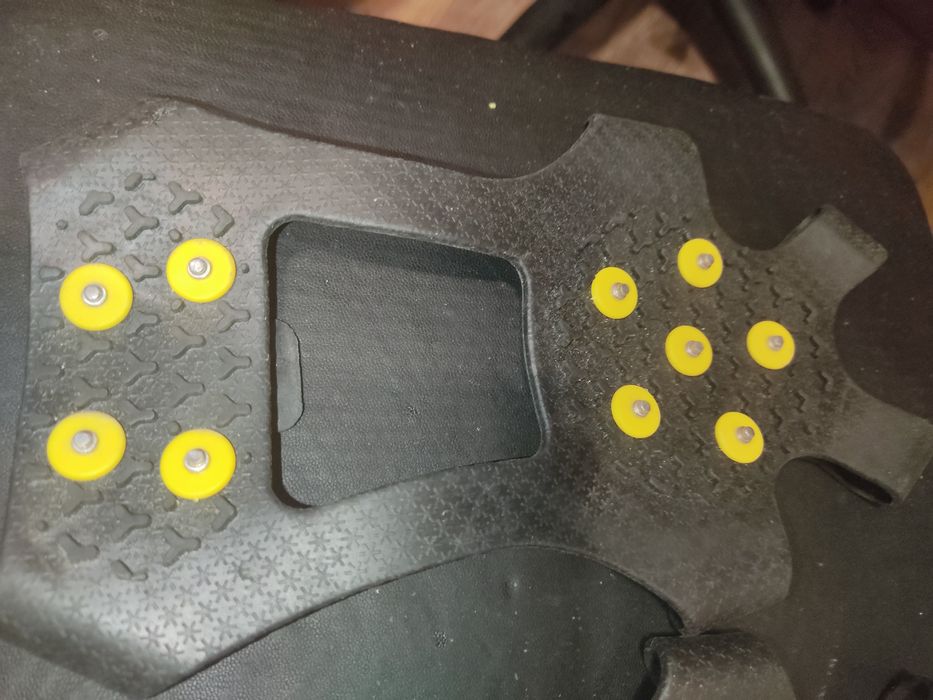 Накладки взуття проти голольоду.