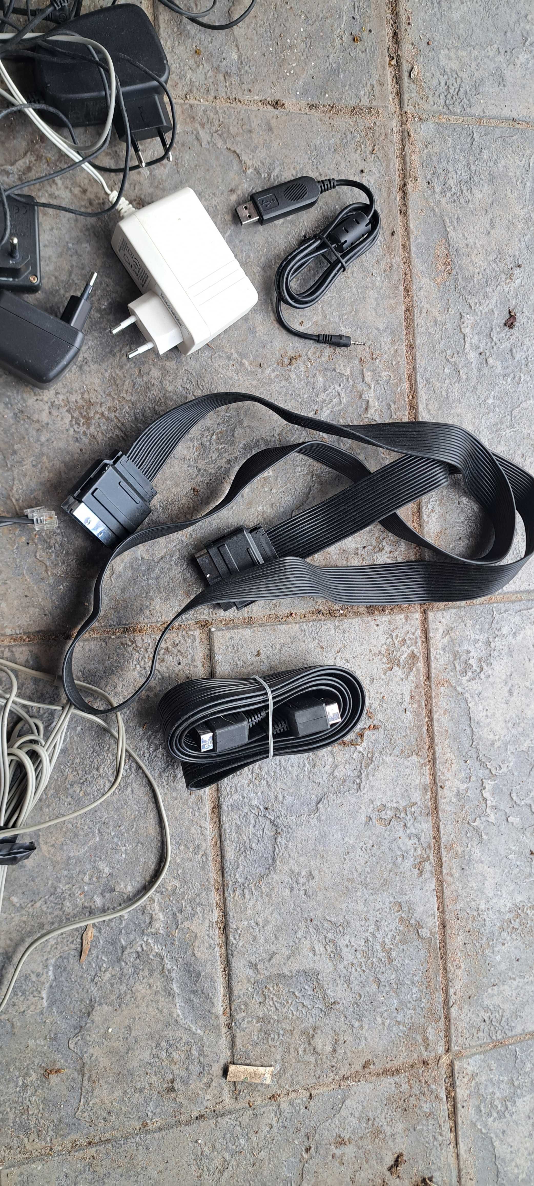Ladowarki kable UPC dekodery HDMI lampa