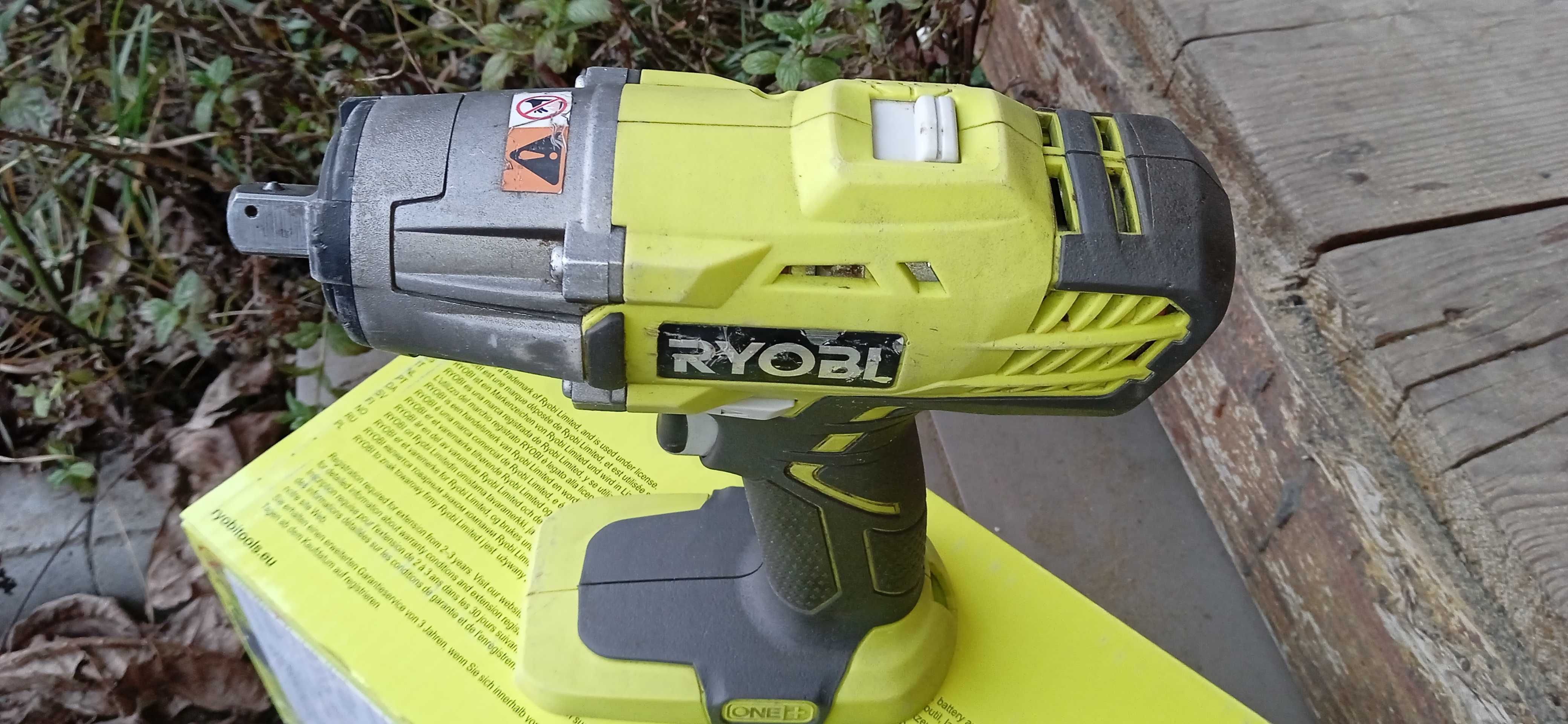 Гайковерт импульсный аккумуляторный Ryobi R18IW3-0