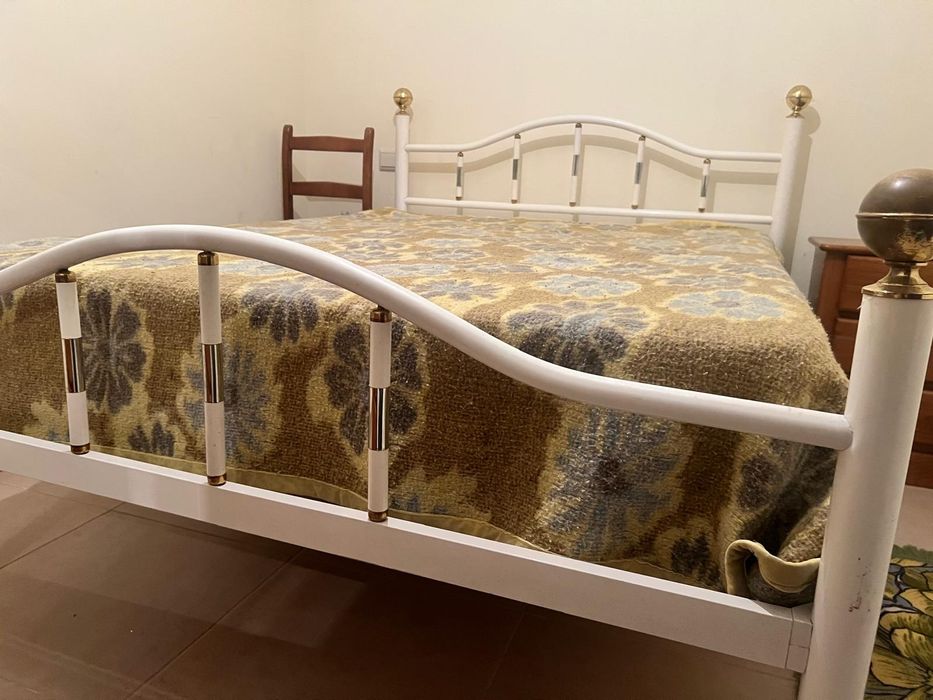 Cama de casal para venda