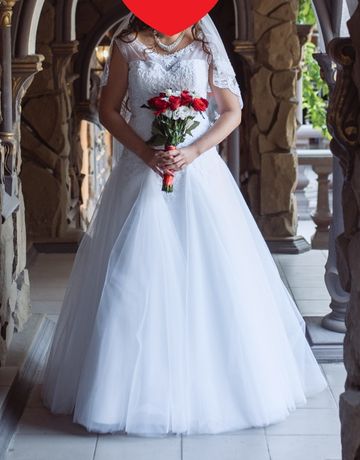 Продается шикарное белоснежное свадебное платье