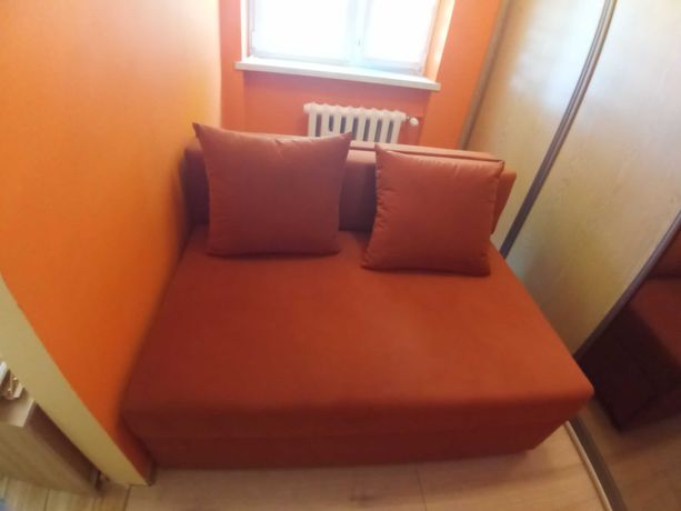 Sofa 2 os. z funkcją spania( nowa) -szer.136 cm, długość 190cm.