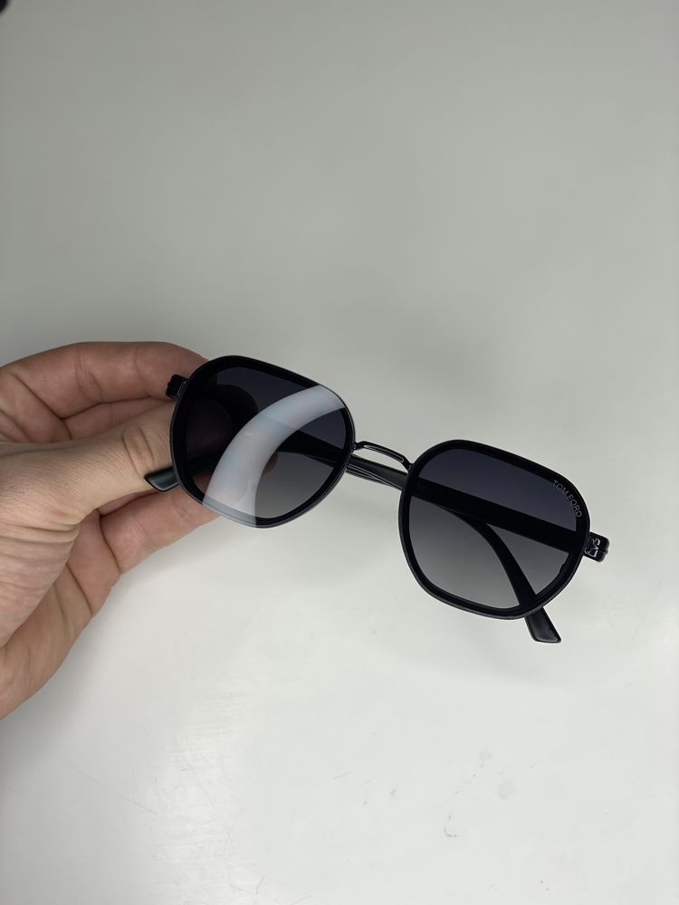 Солнцезащитные очки TOM FORD черные УНИСЕКС люкс качество Закругленные