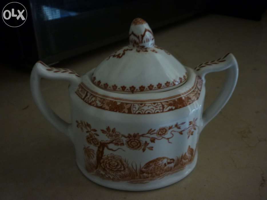 Vende-se serviço de café 12 chav furnivals quail,novo