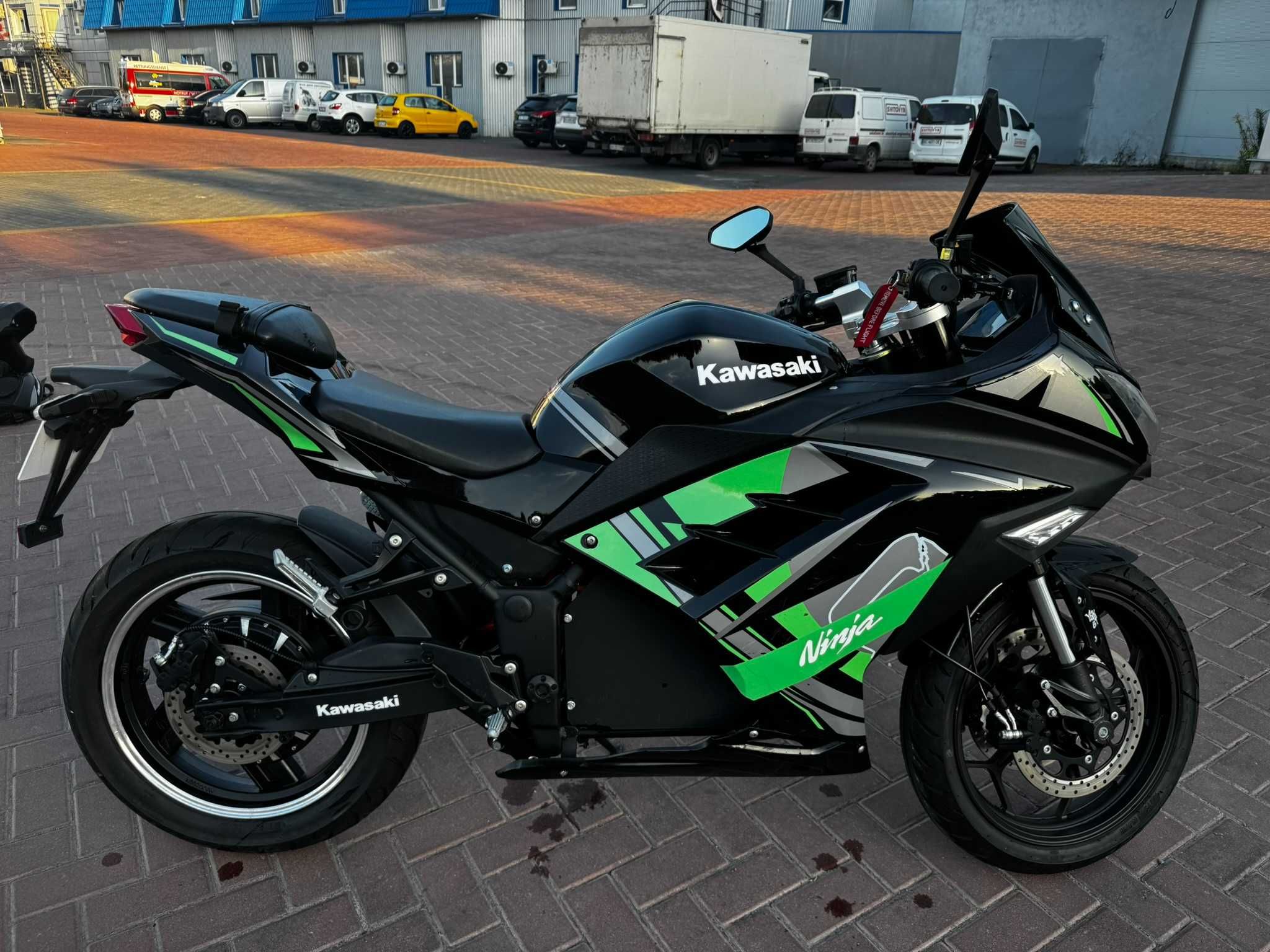 Електромотоцикл Kawasaki 2023 року
