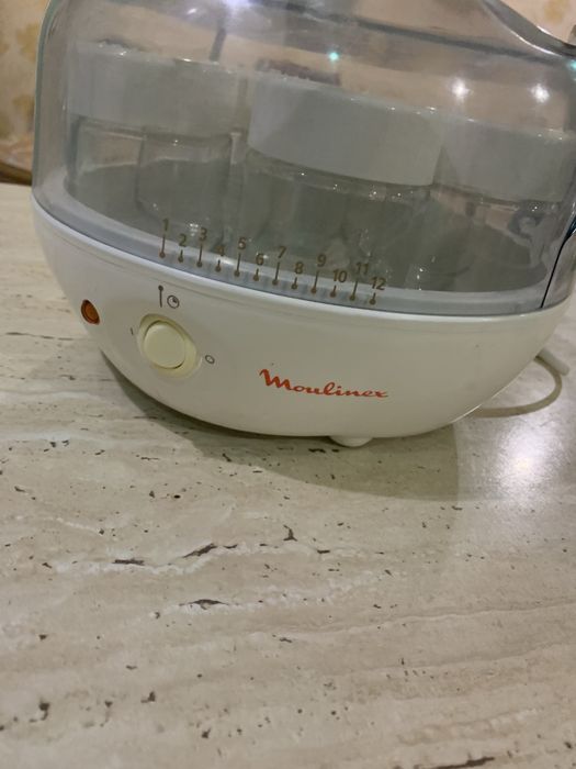 Продаю йогуртницу