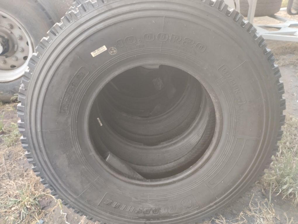 Продам скаты, шины КамАЗ 10.00R20
