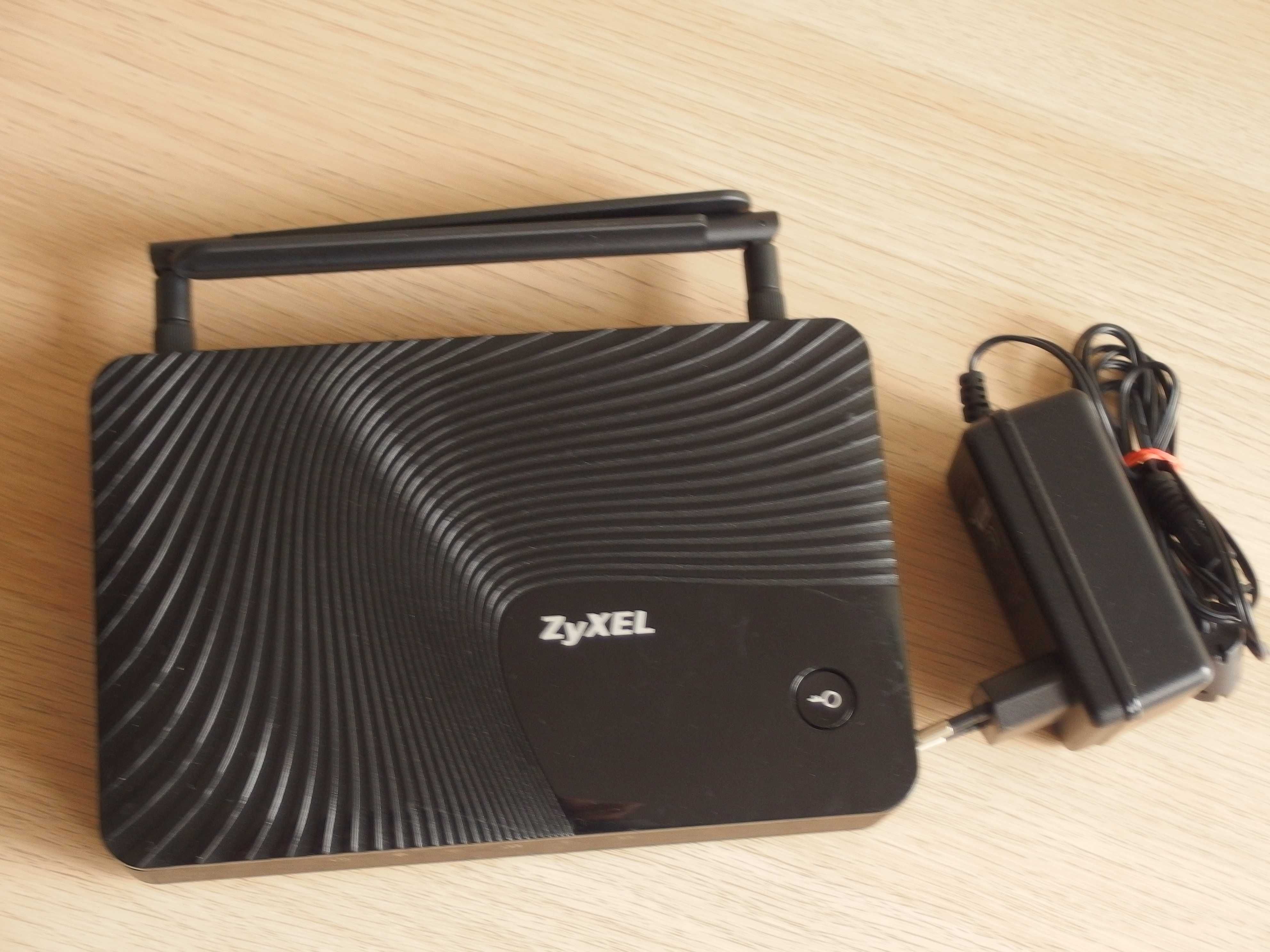 Zyxel LTE3301 Q222 3G 4G LTE SIM modem router Internet bezprzewodowy