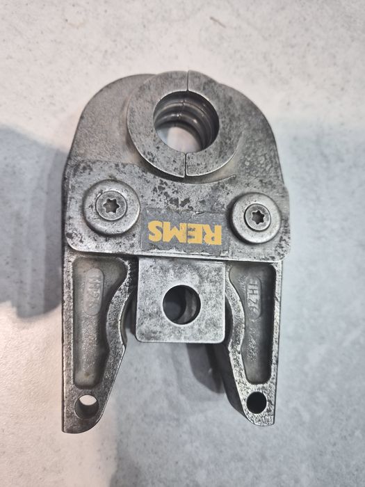 Szczęka,  kamień Rems TH 26