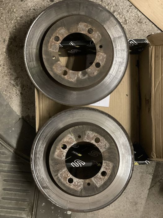 Гальмівні диски задні Volvo S40 / V40, Mitsubishi Carisma