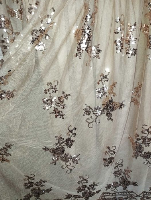 Ошатне плаття в паєтках з вирізом на запах. святкове розмір М(42-44)