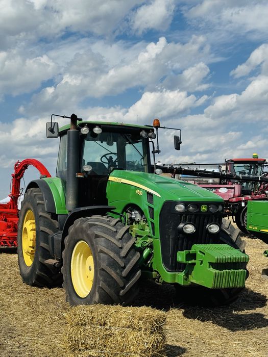 Трактор JOHN DEERE 8530