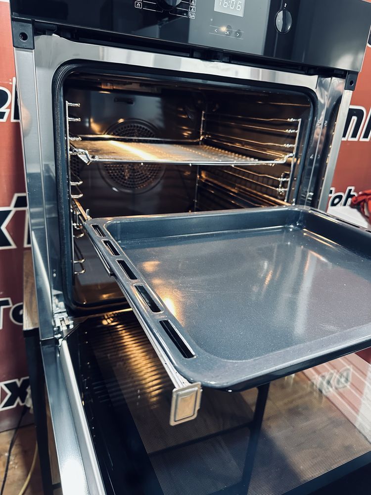 Духовий шкаф Miele