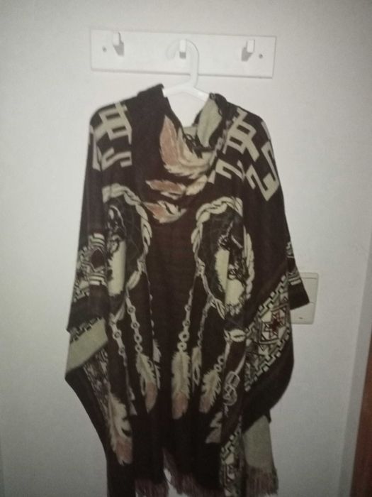 Poncho nativo de lã