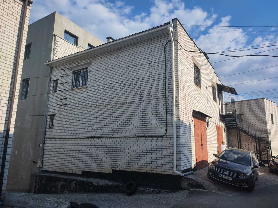 Сдам в оренду Гараж ГК Супутник 3 Крайня 13 Величезний 6х9м з підвалом