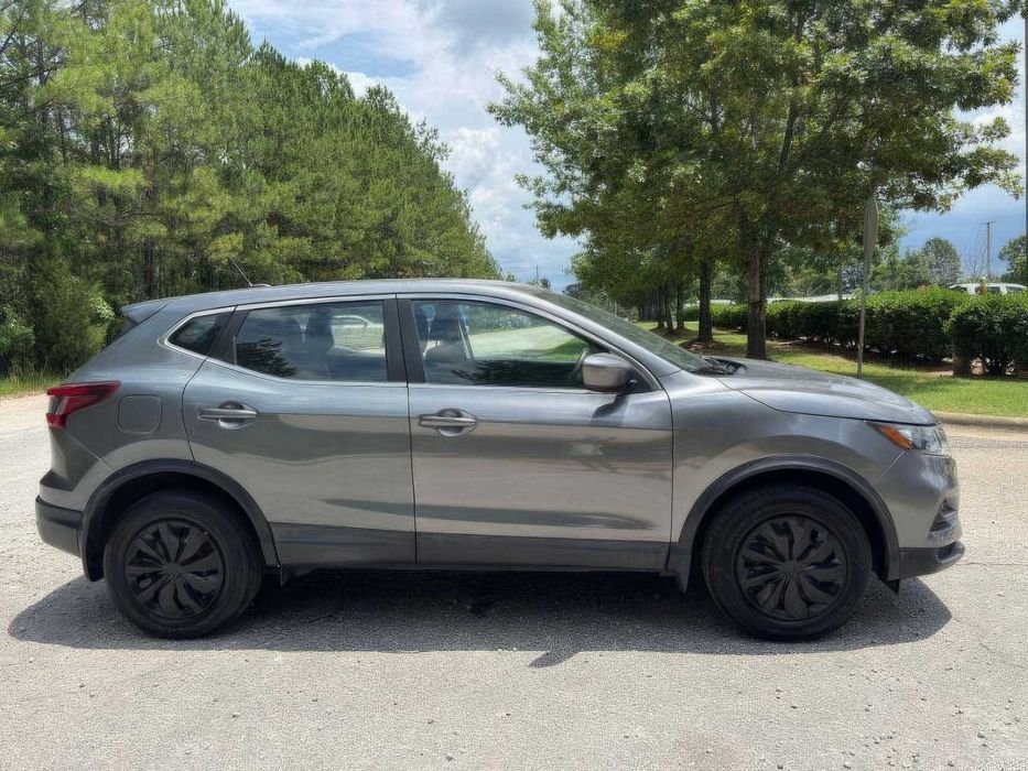 Nissan Rogue Sport      2020
