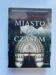 Miasto poza czasem Enrique Moriel