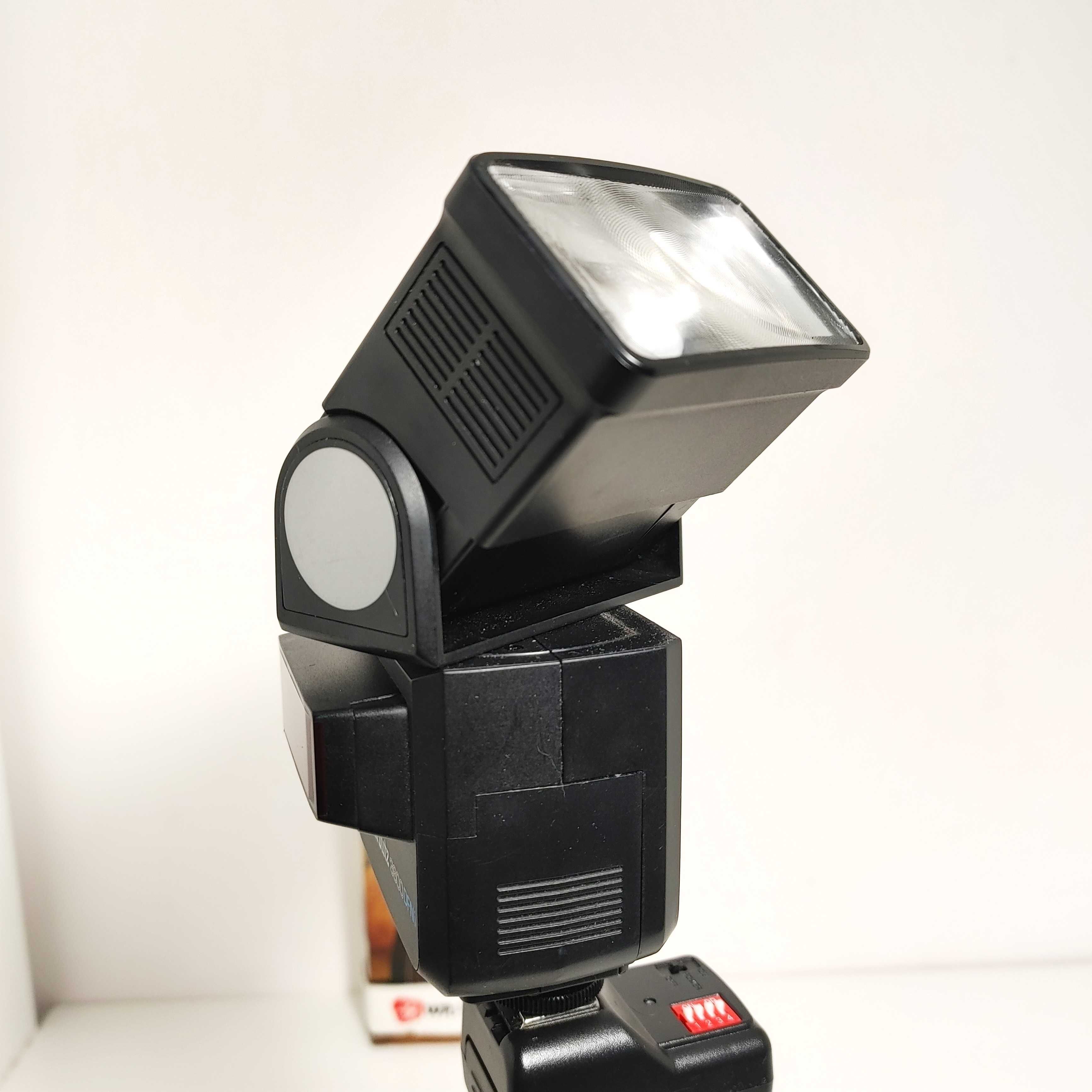 Lampa błyskowa dedykowana do aparatów NIKON F -  Starblitz 3600 SFNi