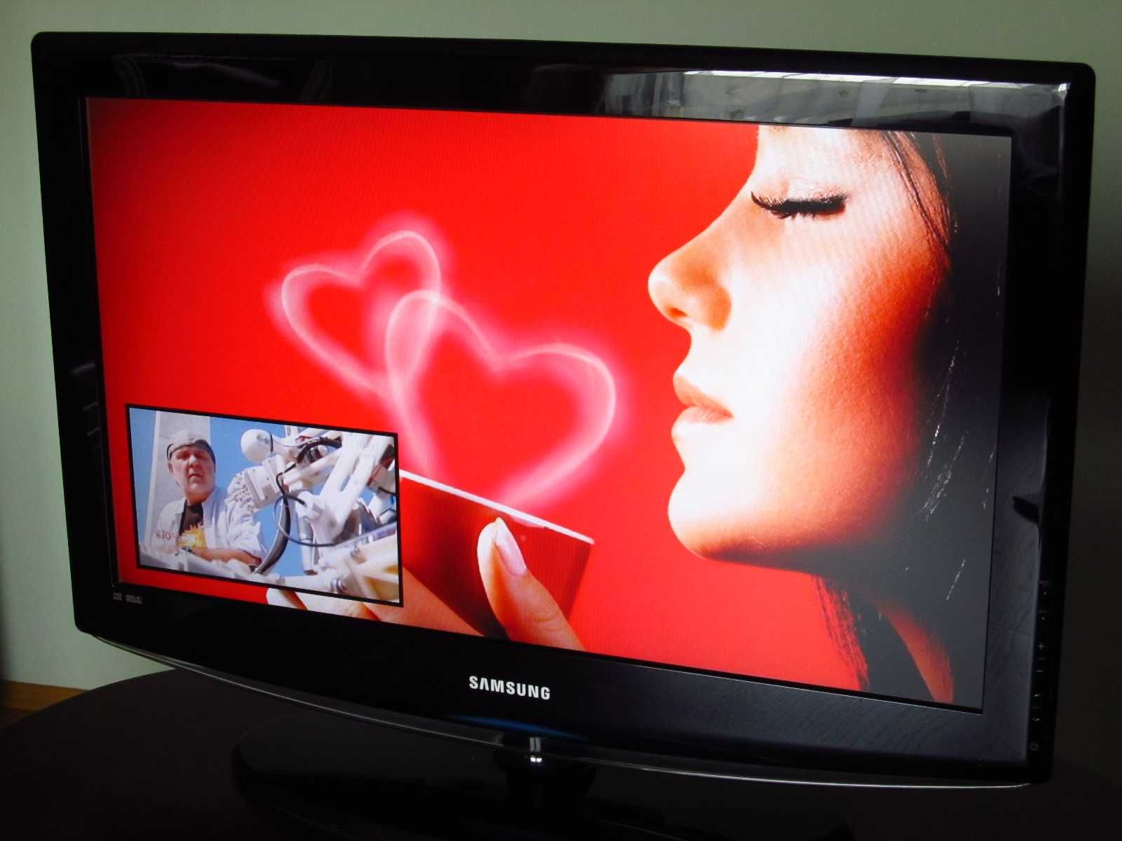 TV SAMSUNG 26 cali LCD 2xHDMI PC 2xSCART Component PIP pilot podstawa