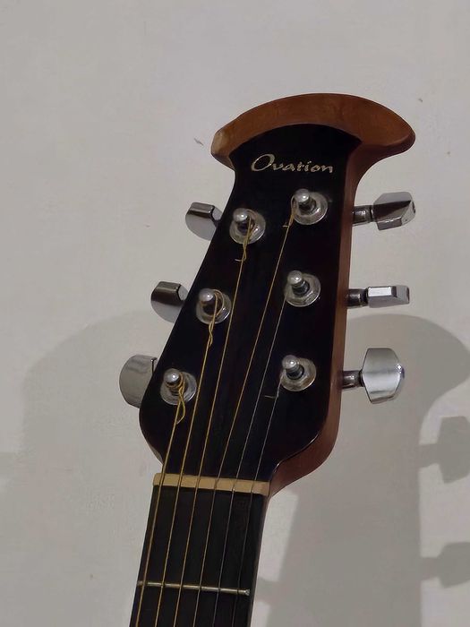 EXCLUSIVO - Guitarra Ovation