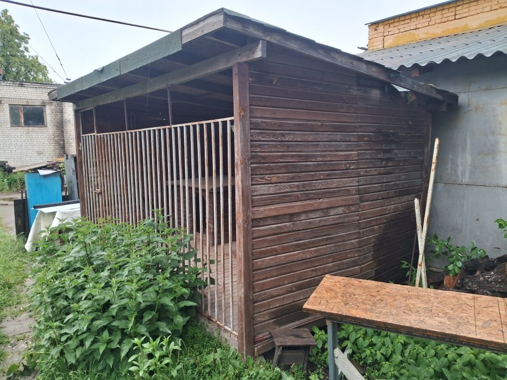 Вольєр, під реставрацію