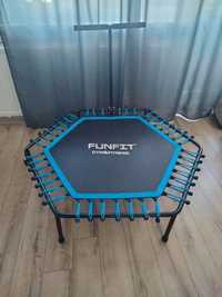 Trampolina z uchwytem