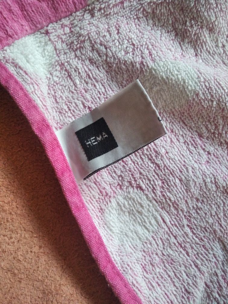 Ręcznik z kapturem różowy w grochy